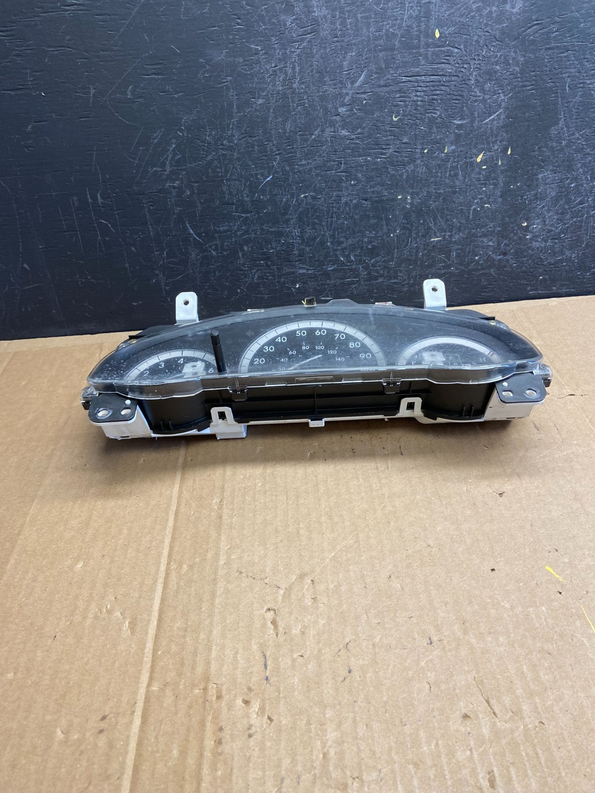 2004 2005 Toyota Sienna Speedometer Cluster Gauge AD2152 DG4