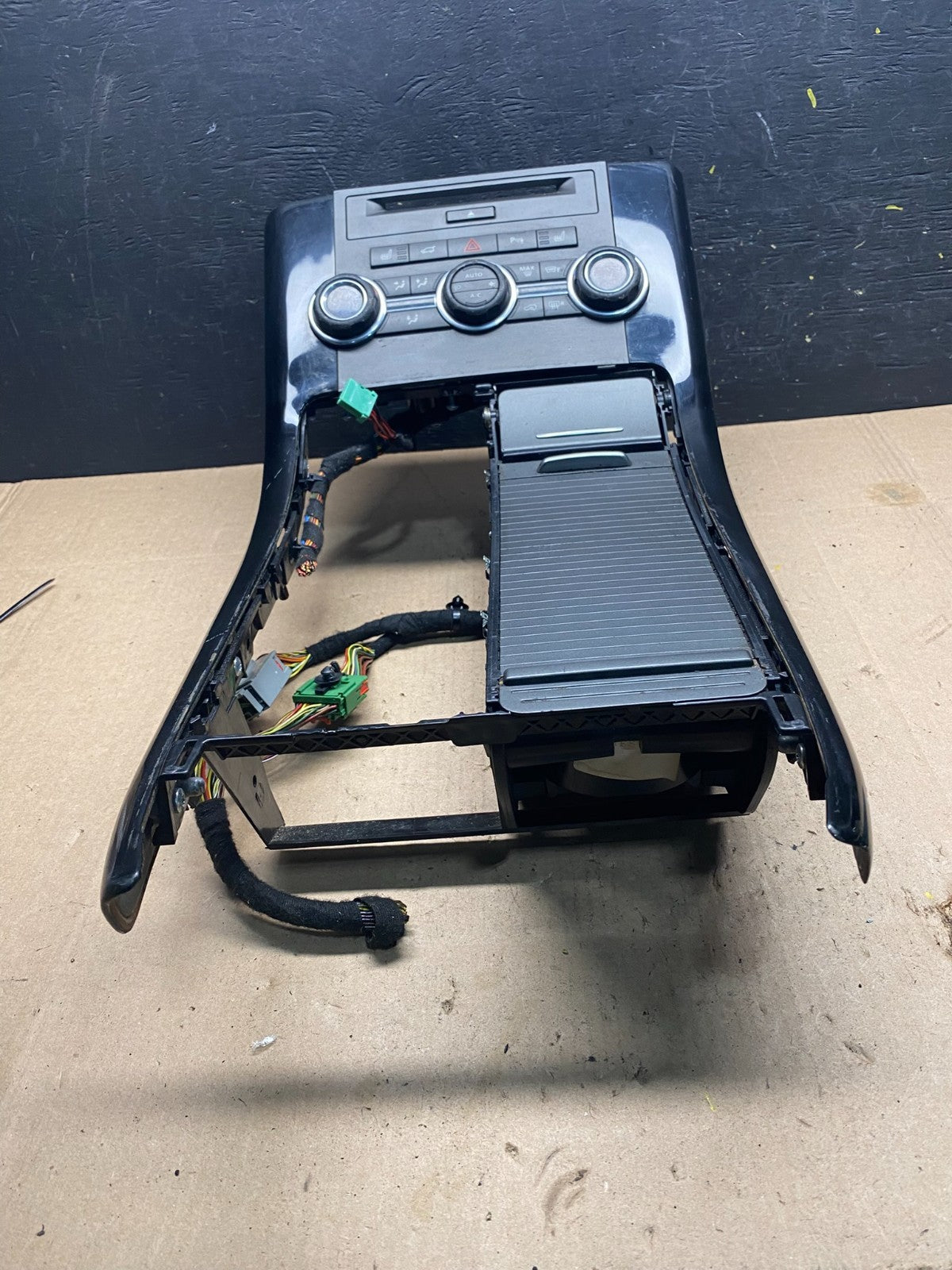2010-2013 Range Rover Sport Center Console Cup Holder Climate Control R6421 DG2