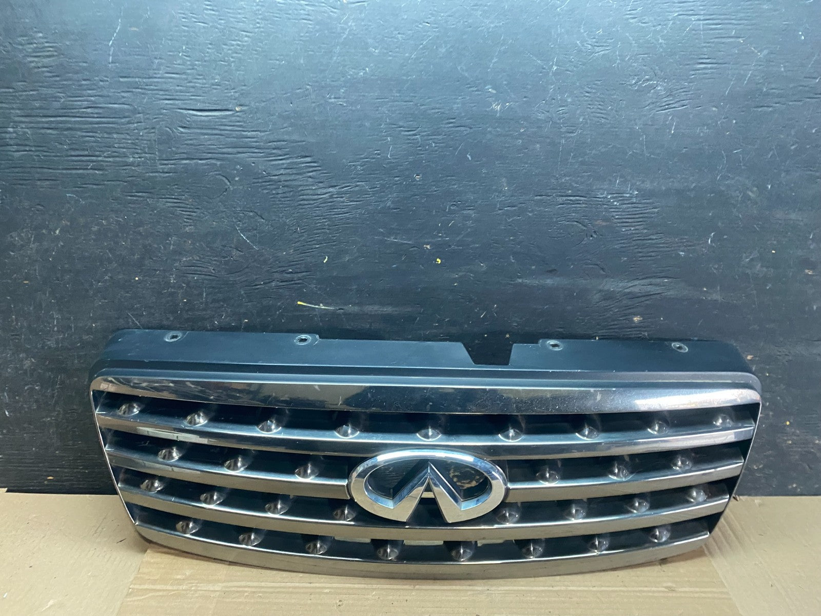 2006 2007 2008 Infiniti Fx35 Front Upper Grill Grille W/ Emblem OEM V2878 DG0