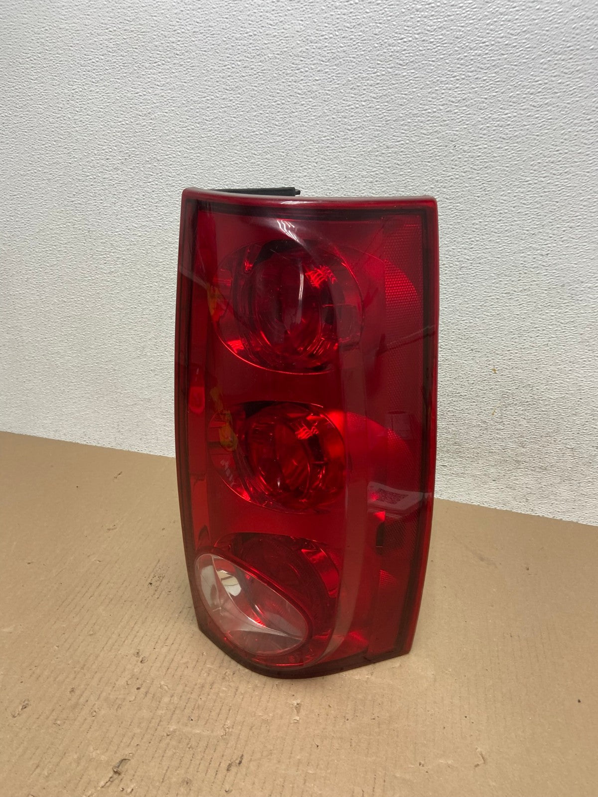 2007 to 2011 GMC Yukon Right Passenger RH Side Tail Light AE7246 LK0