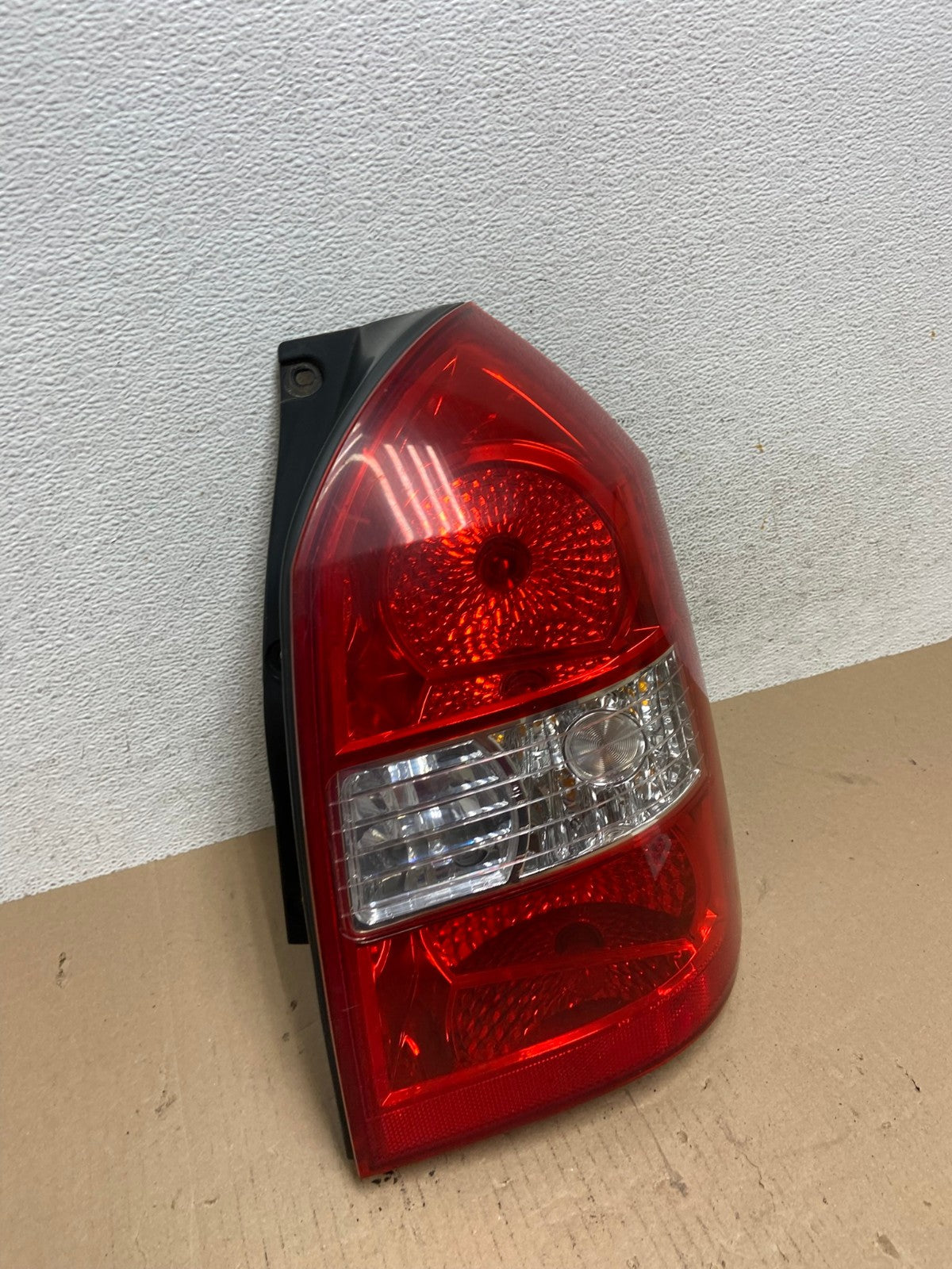 2005 to 2009 Hyundai Tucson Right Passenger Rh Tail Light AE7239 LK2