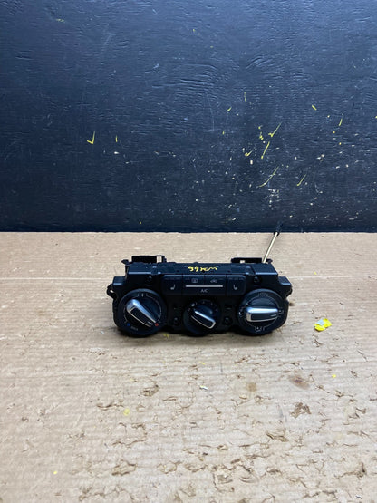 2011 - 2014 Volkswagen  Jetta Center Climate Control Panel AC Heater w3166 DG0