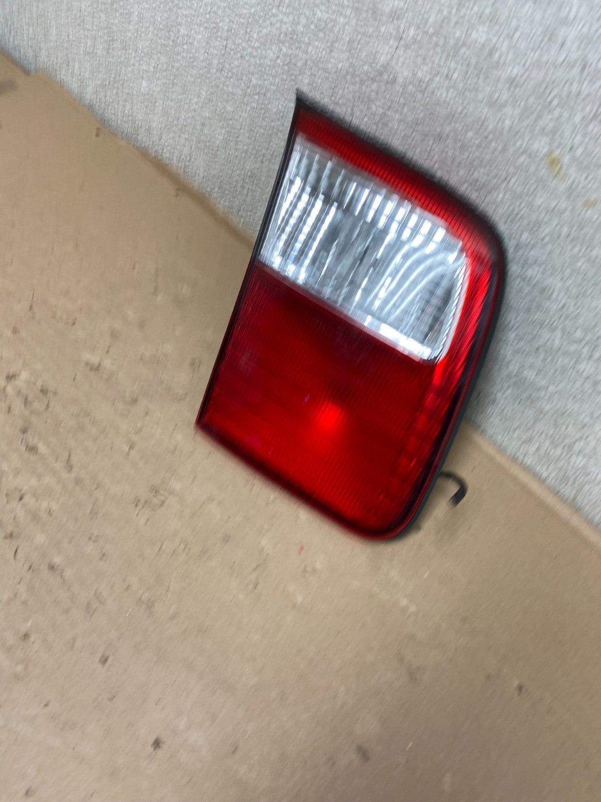 2001 2002 Subaru Forester Left Driver Inner Lid Mounted Tail Light Oem AB0124 LK1
