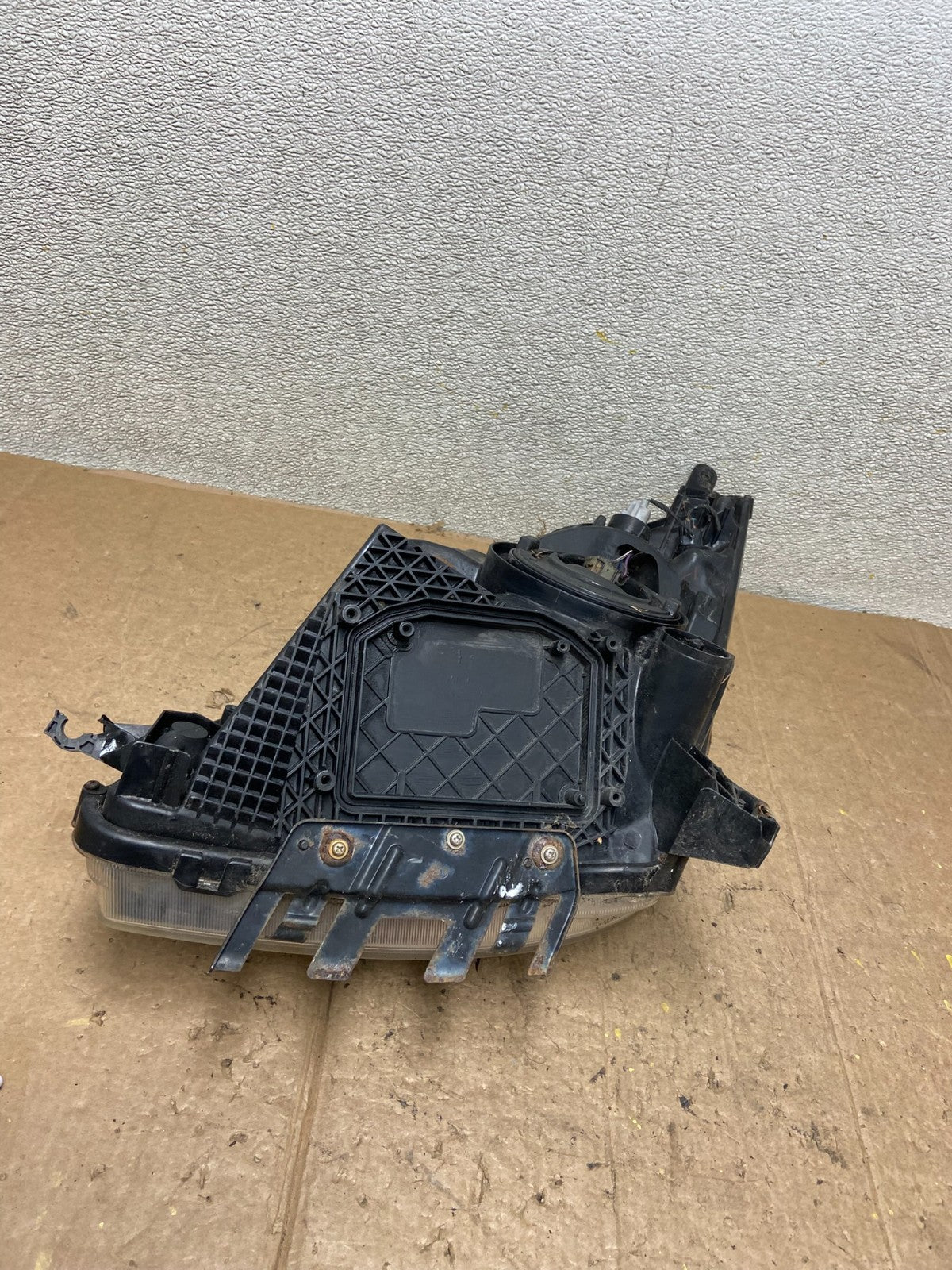 2004-2005 Toyota Prius Right Passenger RH Halogen Headlight AD1106 DW5