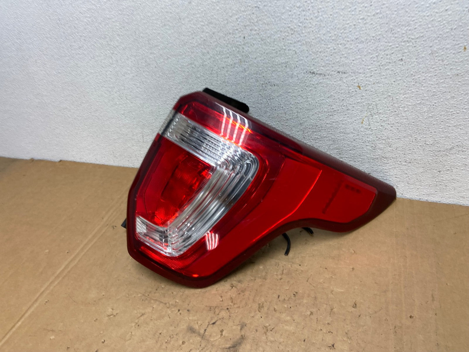 2016 -2019 Ford Explorer Right Passenger Side Rh Tail light AD3281 LK1