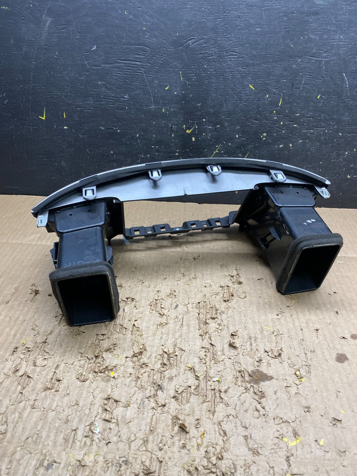 2013 to 2020 Nissan Pathfinder Center Dash Radio Trim Bezel  Surround V7454 DG3