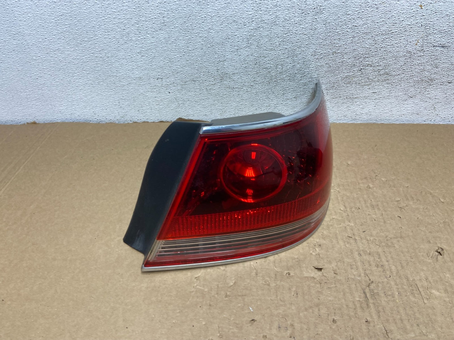 2005 - 2006 Lexus ES330 Right Passenger RH Side Tail Light AF7399 DW2