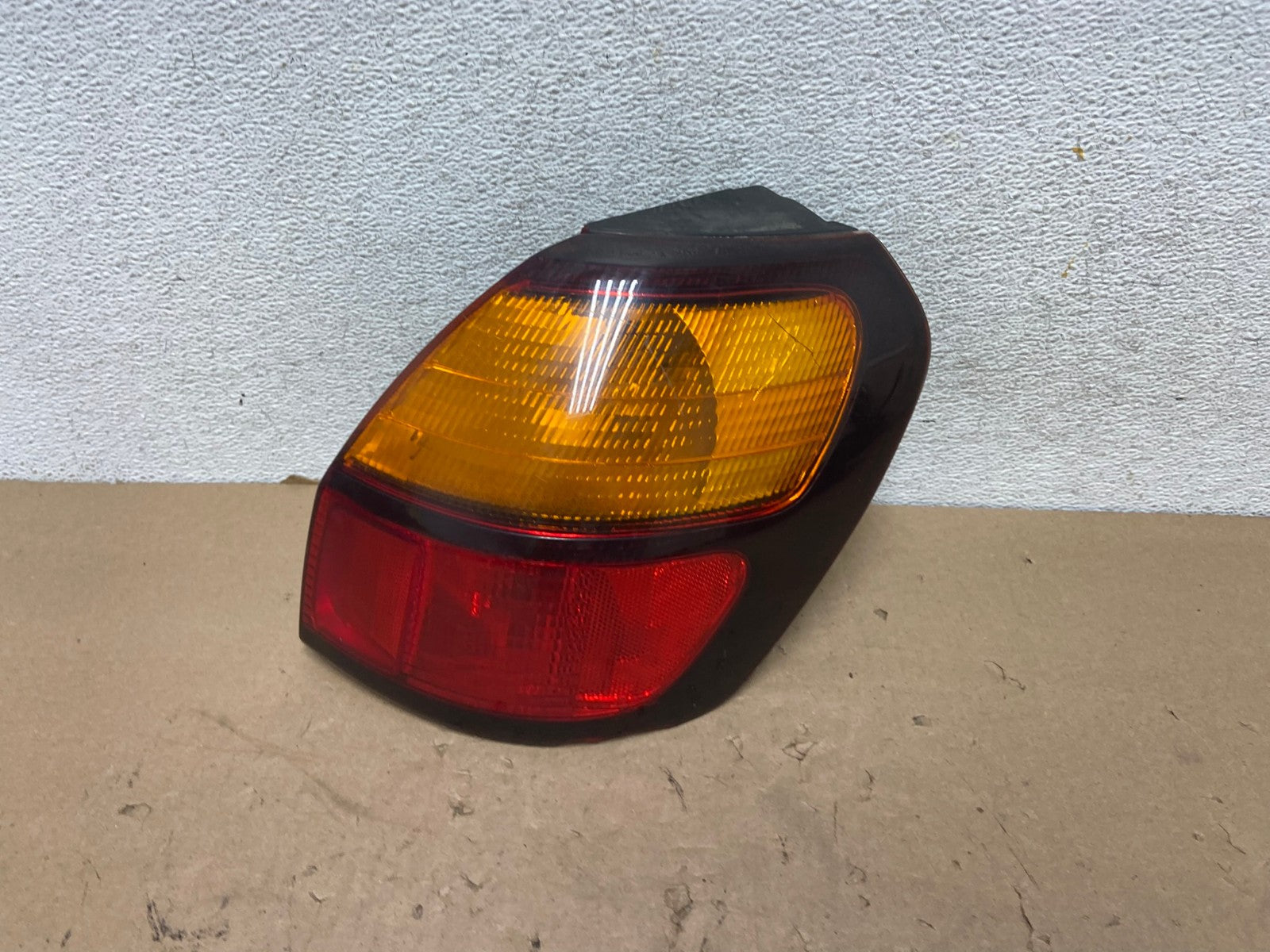 2001 to 2004 Subaru Legacy Outback Right Passenger RH Tail Light AG4263 LK0