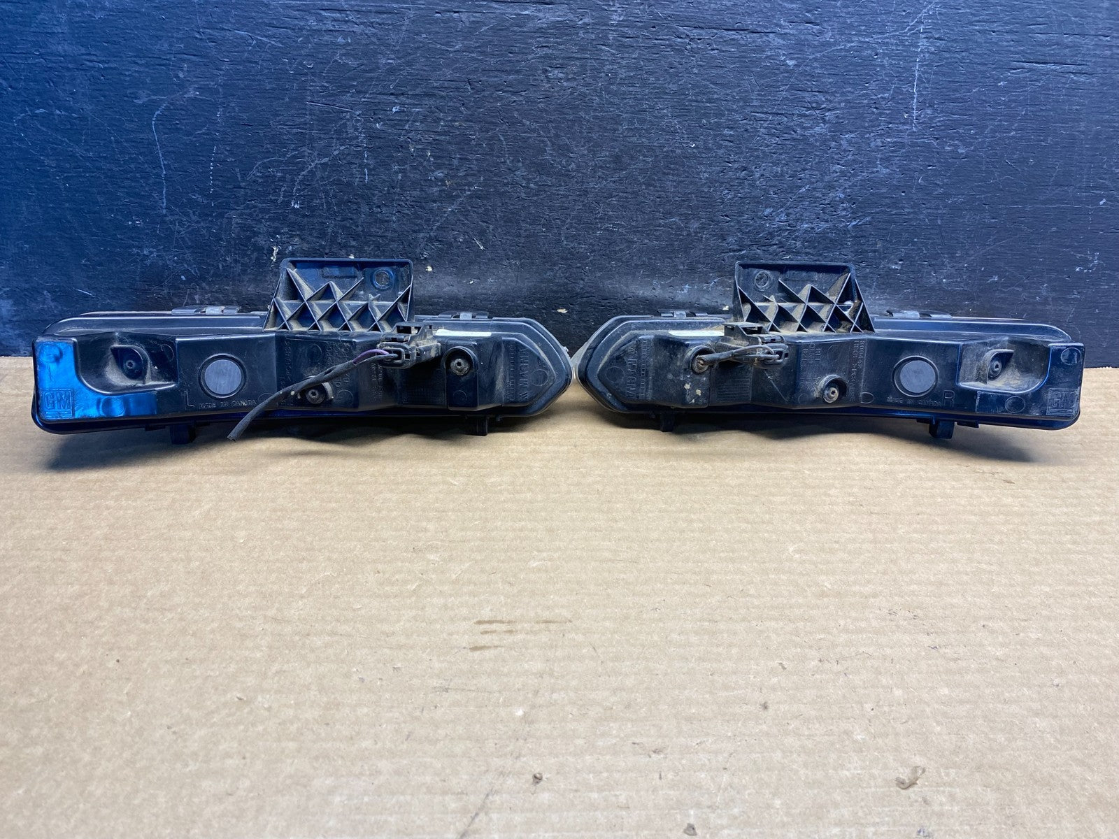 2013 to 2017 Buick Enclave Front Left+Right Set Side Fog Lamp AF4116 DG3