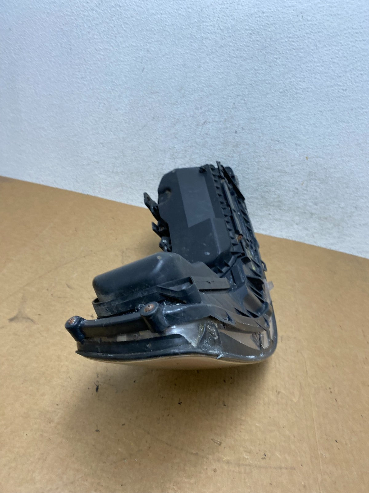 2005 to 2011 Lincoln Town Car Left Driver LH Side Headlight TYC AE3159 DW8