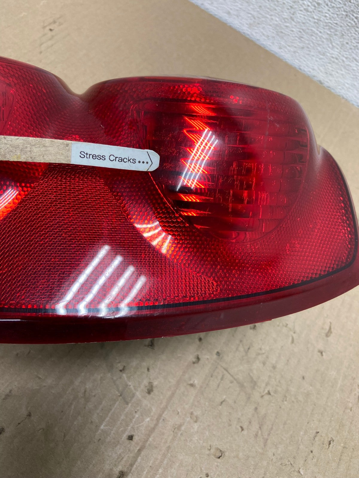 2002 2003 2004 Jeep Liberty Left Driver LH Side Tail Light AE9572 LK4