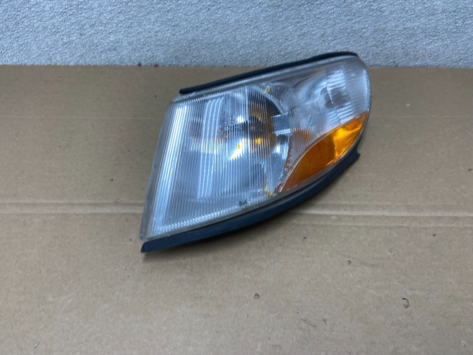 1999 to 2003 Saab 9-3 Front Left Driver LH Side Turn Signal AB3466 DG2