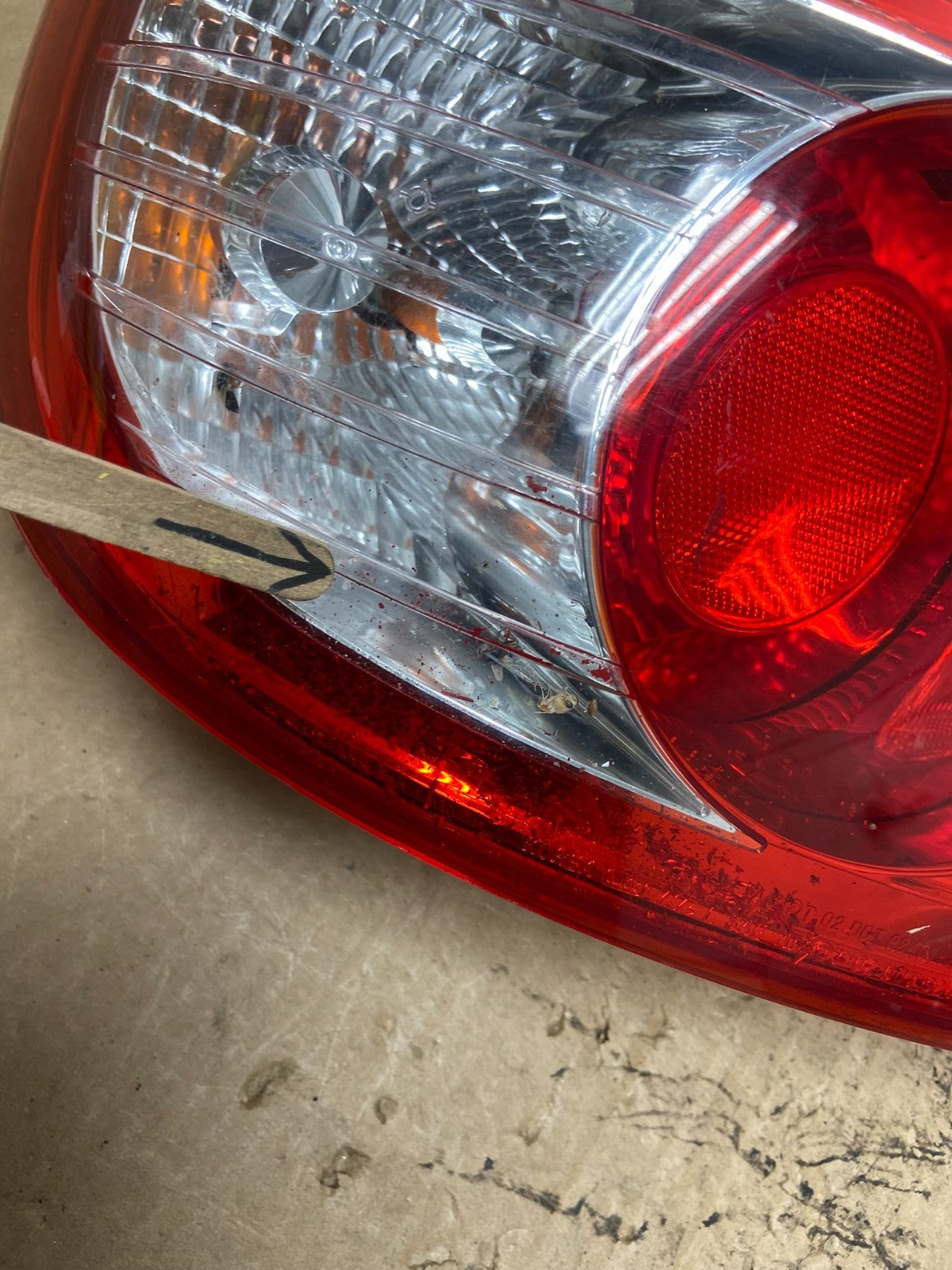 20004 to 2006 Hyundai Elantra Hatchback Left Driver Side Tail Light AF82274