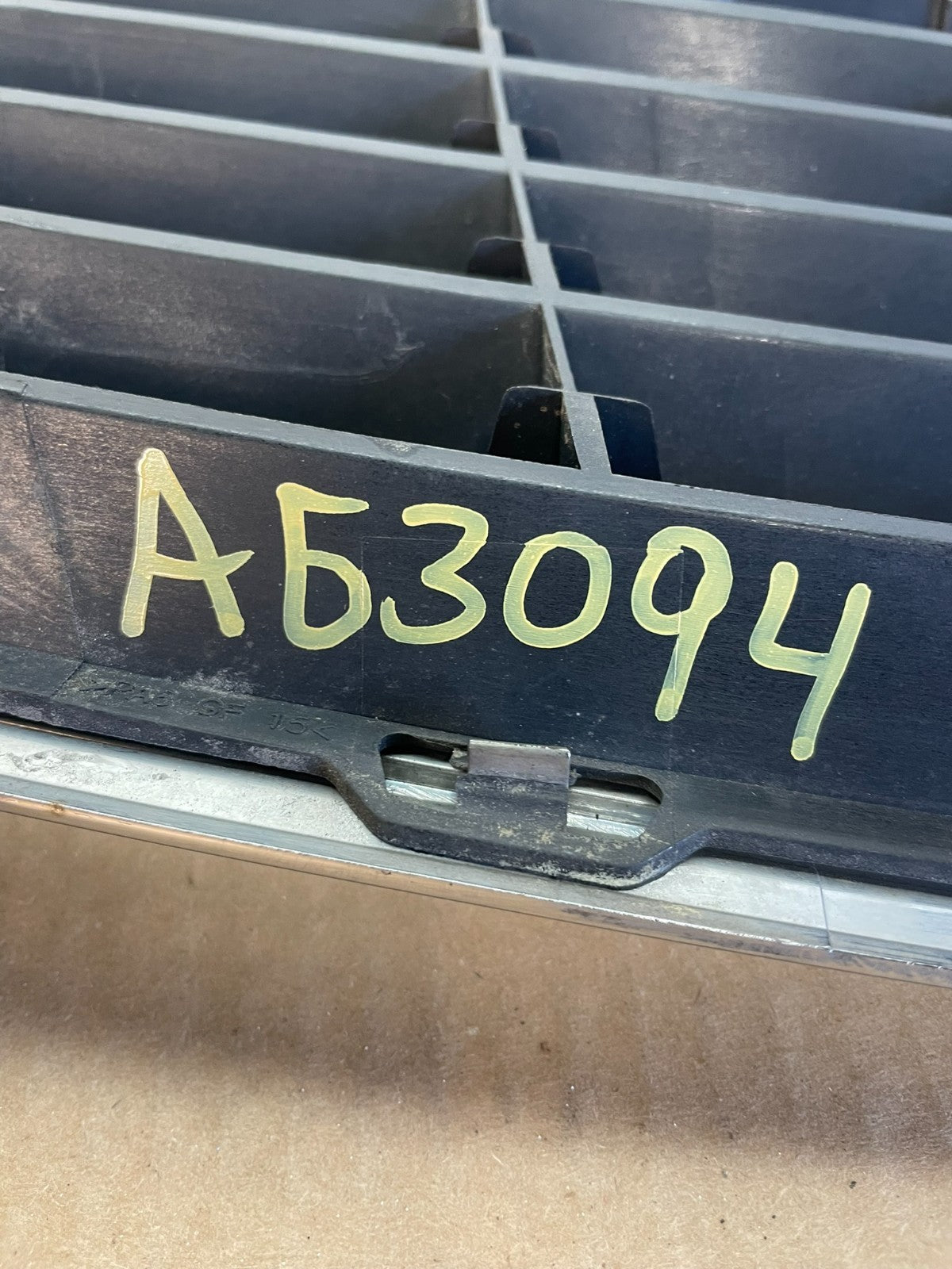 2000 to 2002 Mercedes-Benz S-Class S500 S430 Front Upper Grille AG30945