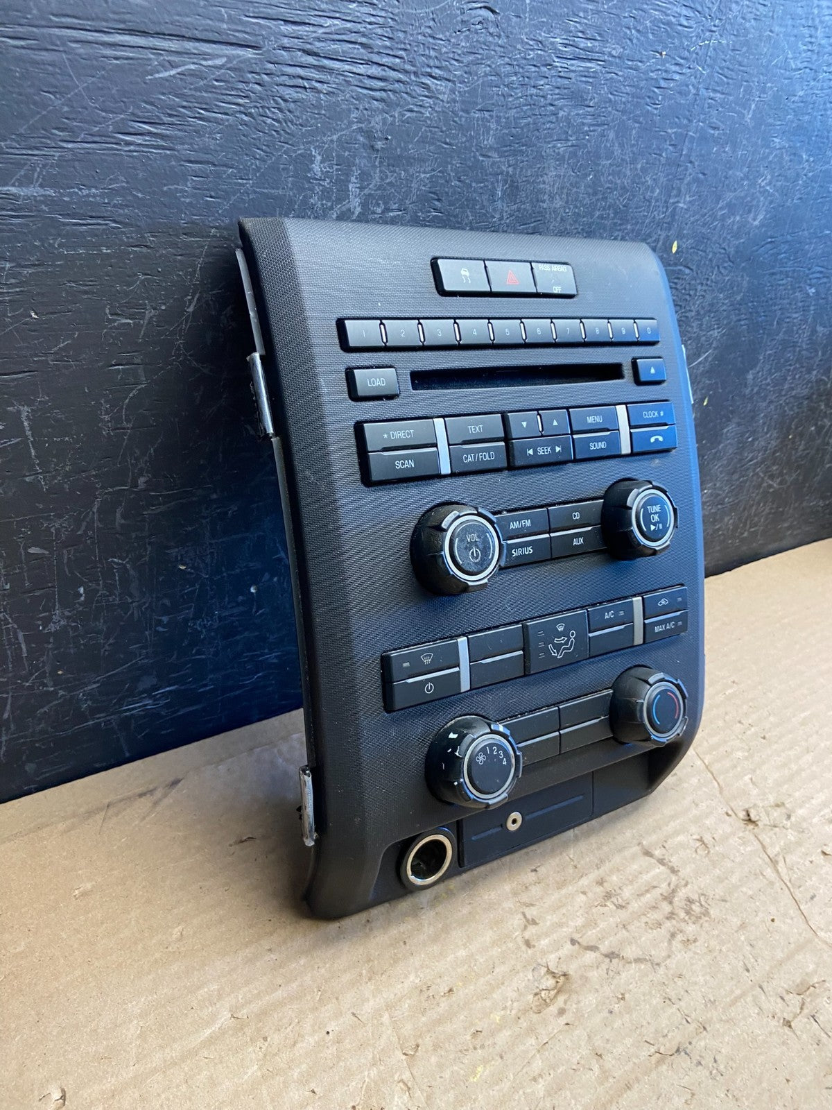 2009-2012 Ford F150 Heater Climate Control Radio Control Dash Bezel OE AF2210 DG2
