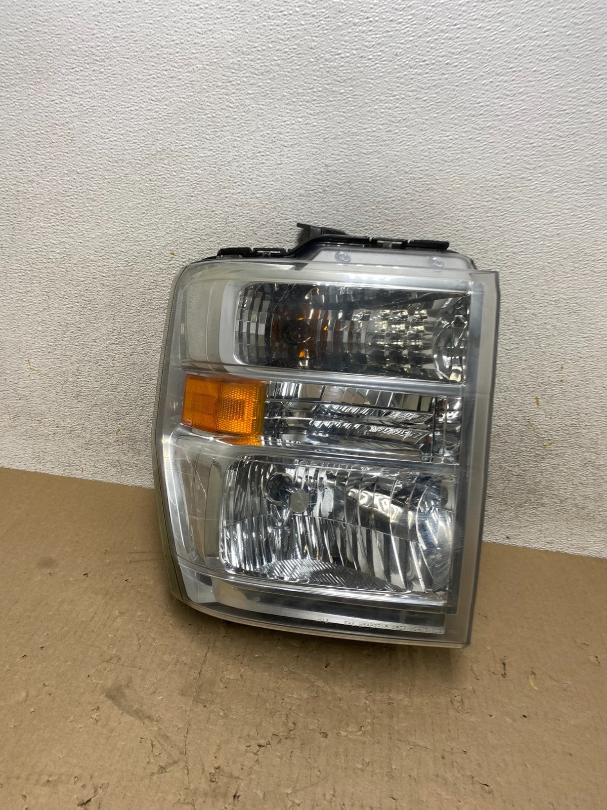 2008-2014 Ford Econoline E150 E250 E350 Right Passenger Headlight AJ2263 DW0
