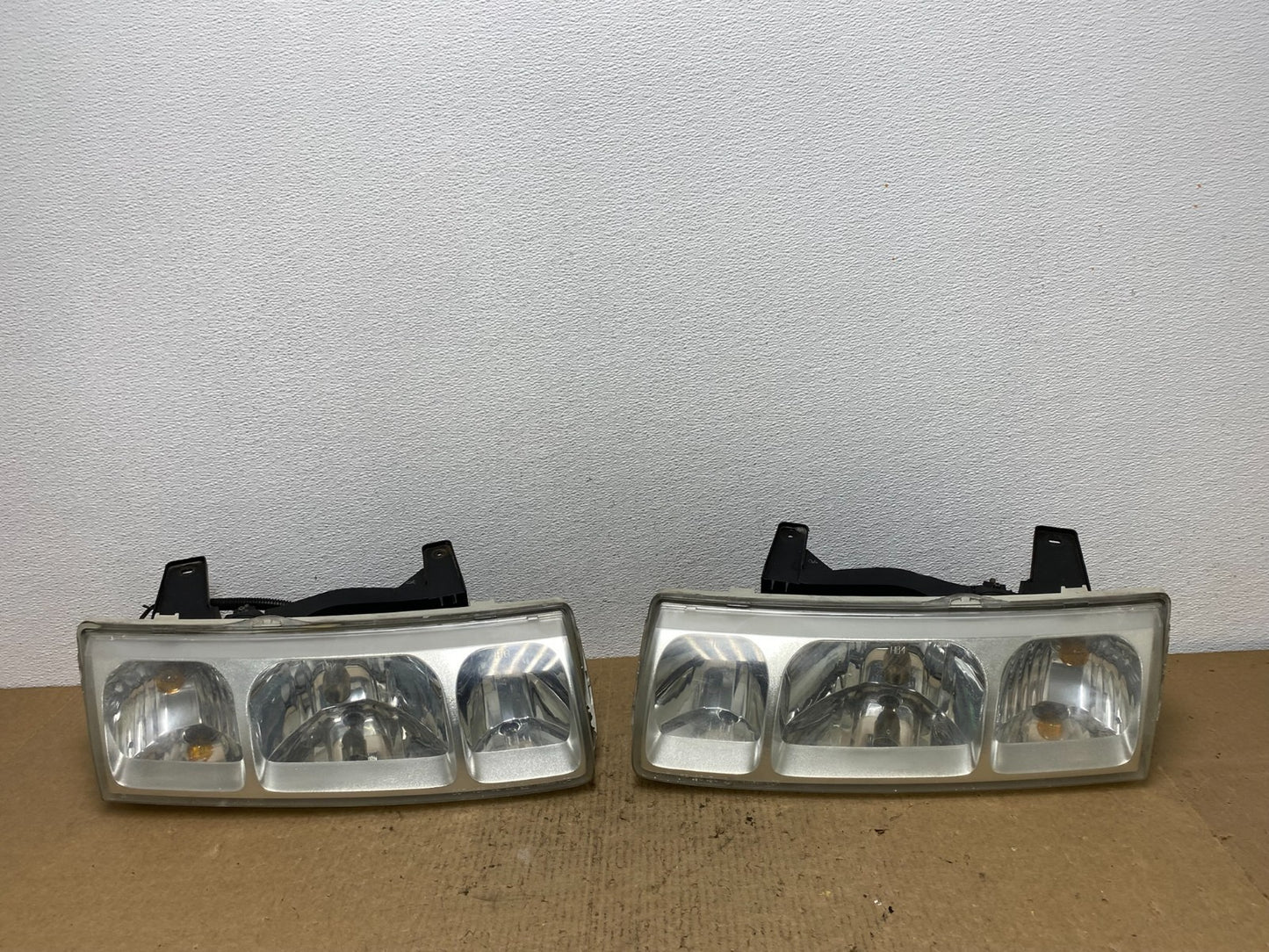2002 2003 2004 Saturn Vue Left+Right Set Side Headlights Oem AC1609 DW0