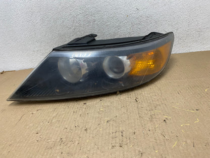 2011 to 2013 Kia Sorento Left Driver LH Side Headlight Halogen AG8071 DW0