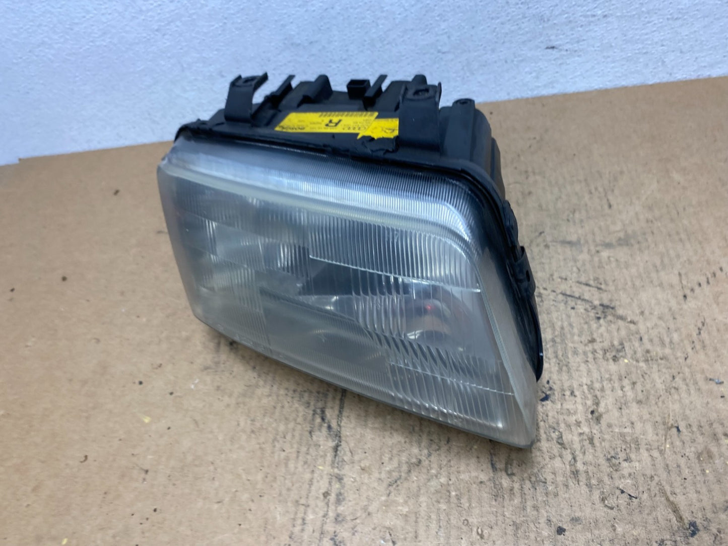 Halogen 1996 to 1999 Audi A4 Right Passenger RH Side Headlight ac3683 DG1