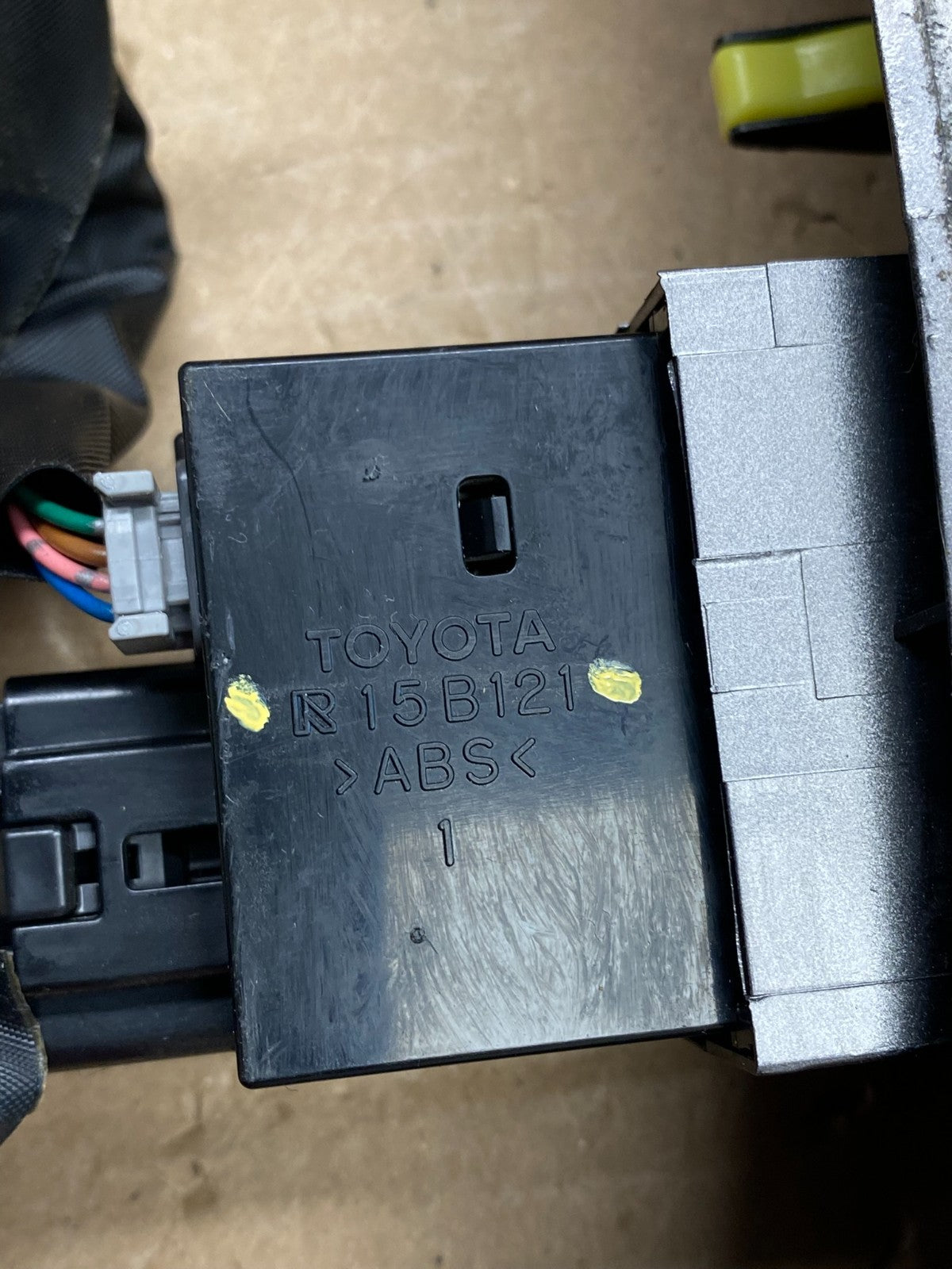 2004 to 2010 Toyota Sienna Right Side Radio Switches Bezel Trim AG6325 DG4