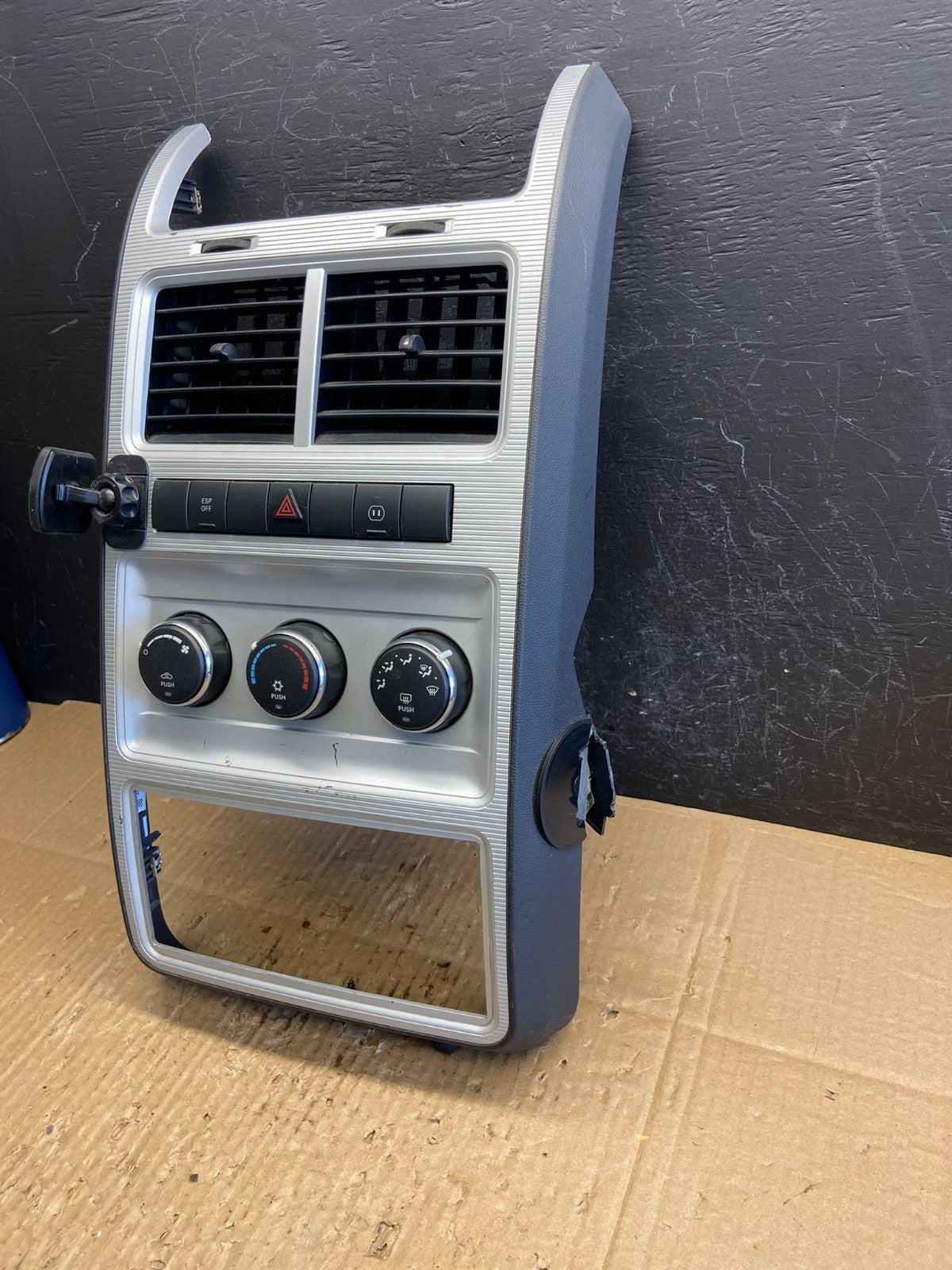 2009 2010 Dodge Journey Center Dash A/C AC Climate Control Bezel Trim AD2019 DG3