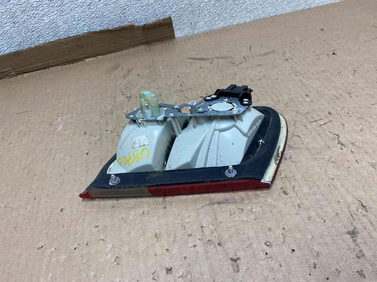 1998-2003 Mercedes Benz CLK Inner Right Passenger RH Tail Light Lamp U8706 DW5