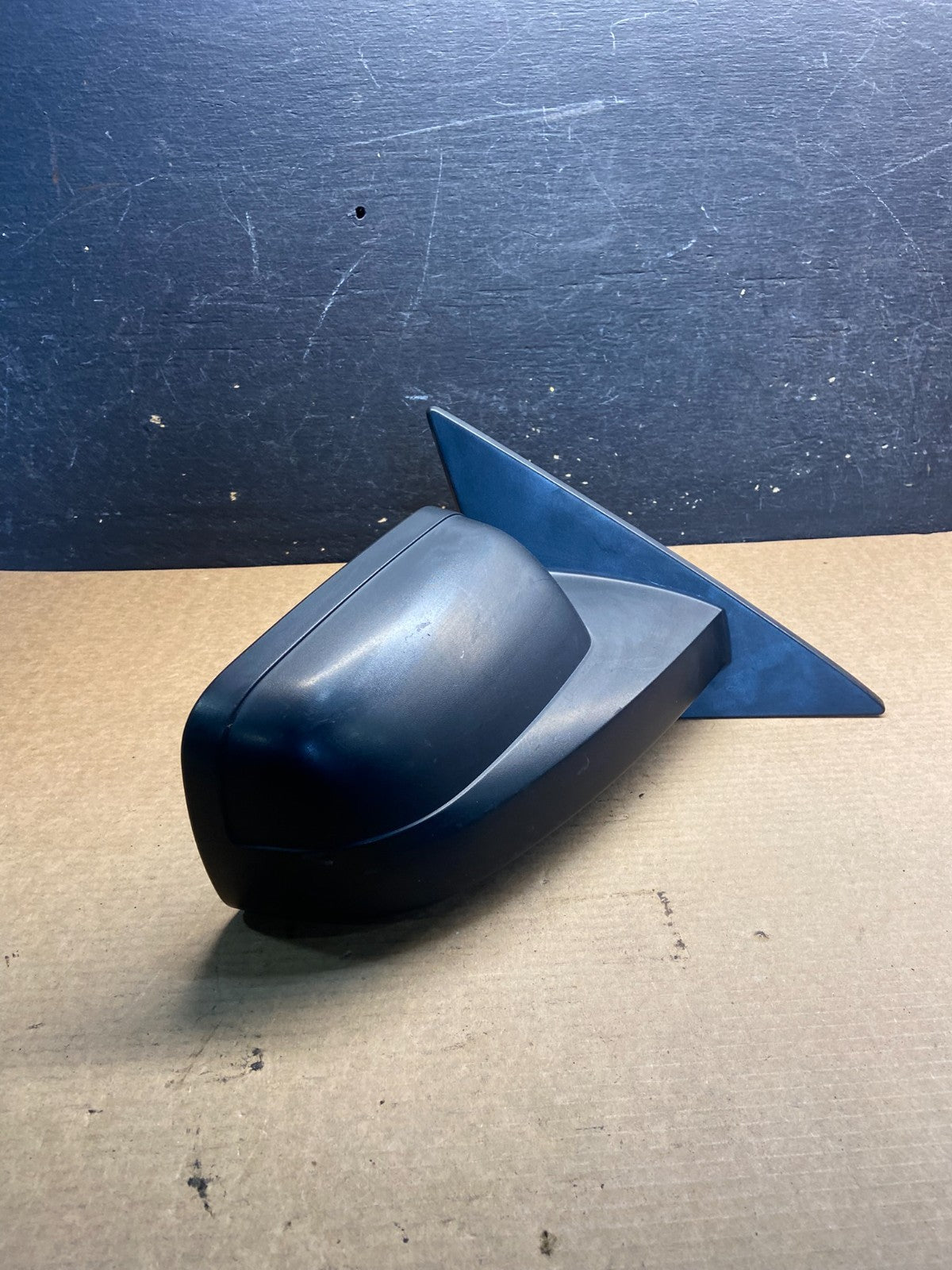 2005 to 2009 Ford Mustang Passenger Right Side View Mirror OEM Z9076 MS1