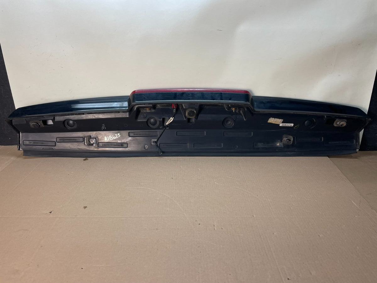 2007-2014 Chevrolet Tahoe Suburban Yukon Spoiler Wing 3rd Brake Light ai8625 DG5