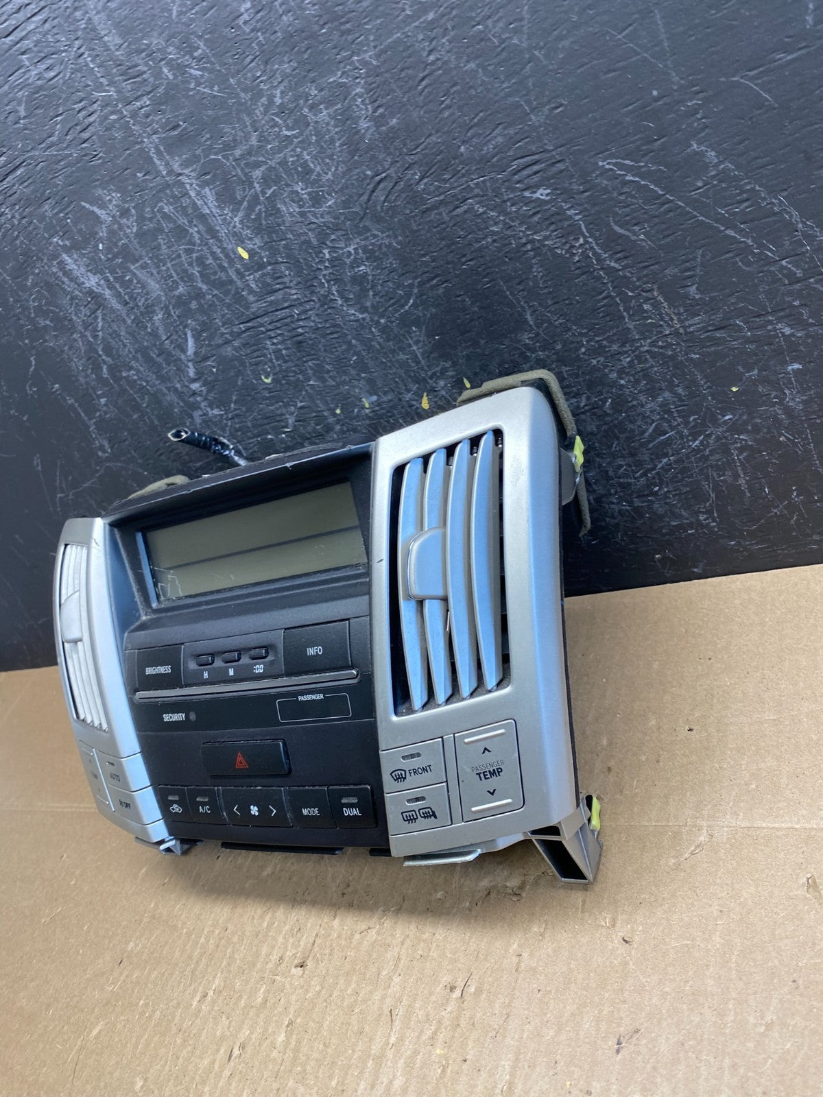 2006 to 2007 Lexus RX400H Radio Navigation Screen Climate Control AC6448 DG3