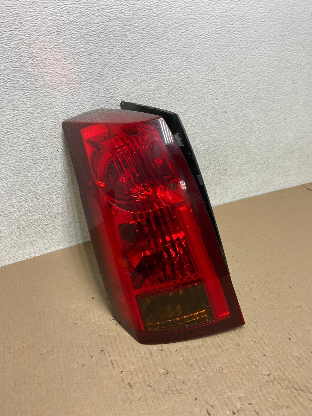 2003 to 2007 Cadillac Cts Left Driver LH Side Tail Light AE9661 LK2
