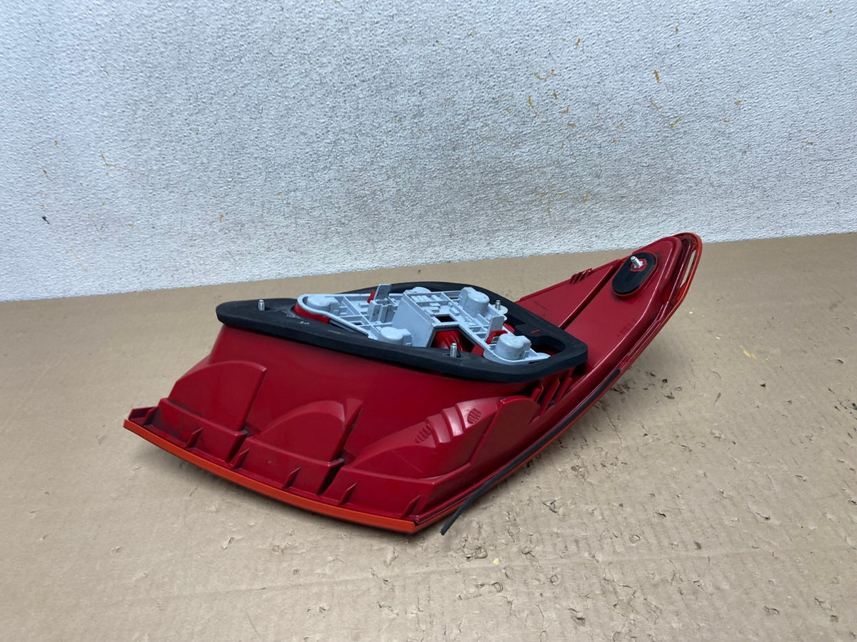 2008 2009 2010 2011 Mercedes C-Class Right Passenger Tail Light AI2453 LK4