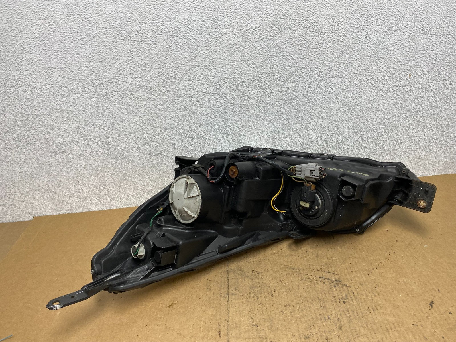 2010-2012 Subaru Legacy Outback Right Passenger Headlight Oem AC3250 DW5