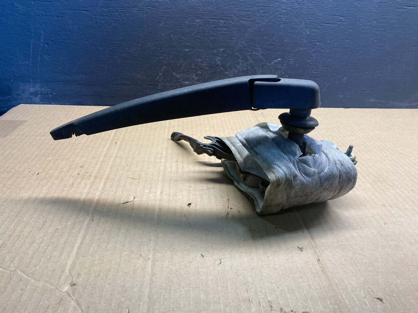 2017 to 2021 Nissan Rogue Rear Windshield Wiper Motor OEM AC0868  DG3