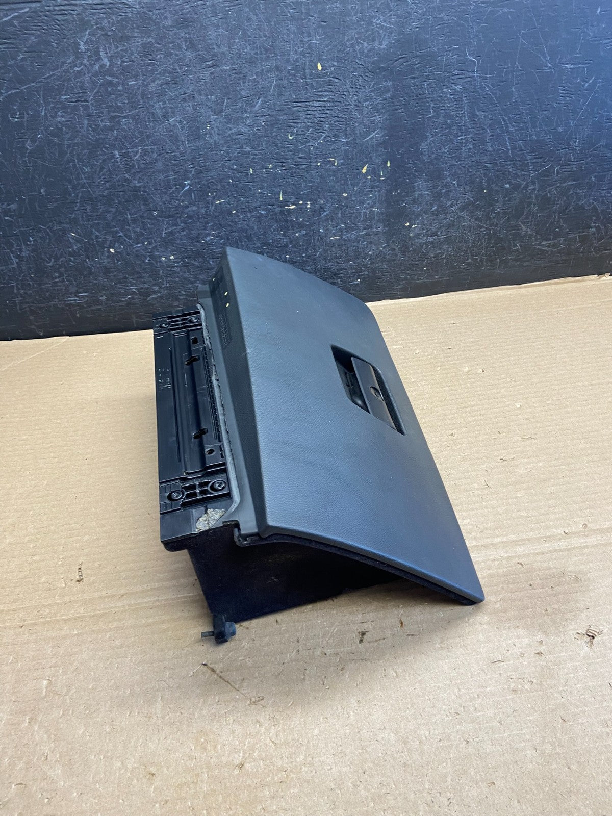 2007 to 2011 BMW E90 E91 335i 328i XI Glove Box AH1575 DG2