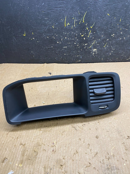 2011-2018 Volvo S60 Radio Air Vent Bezel Panel Trim Oem Z4350 DG0