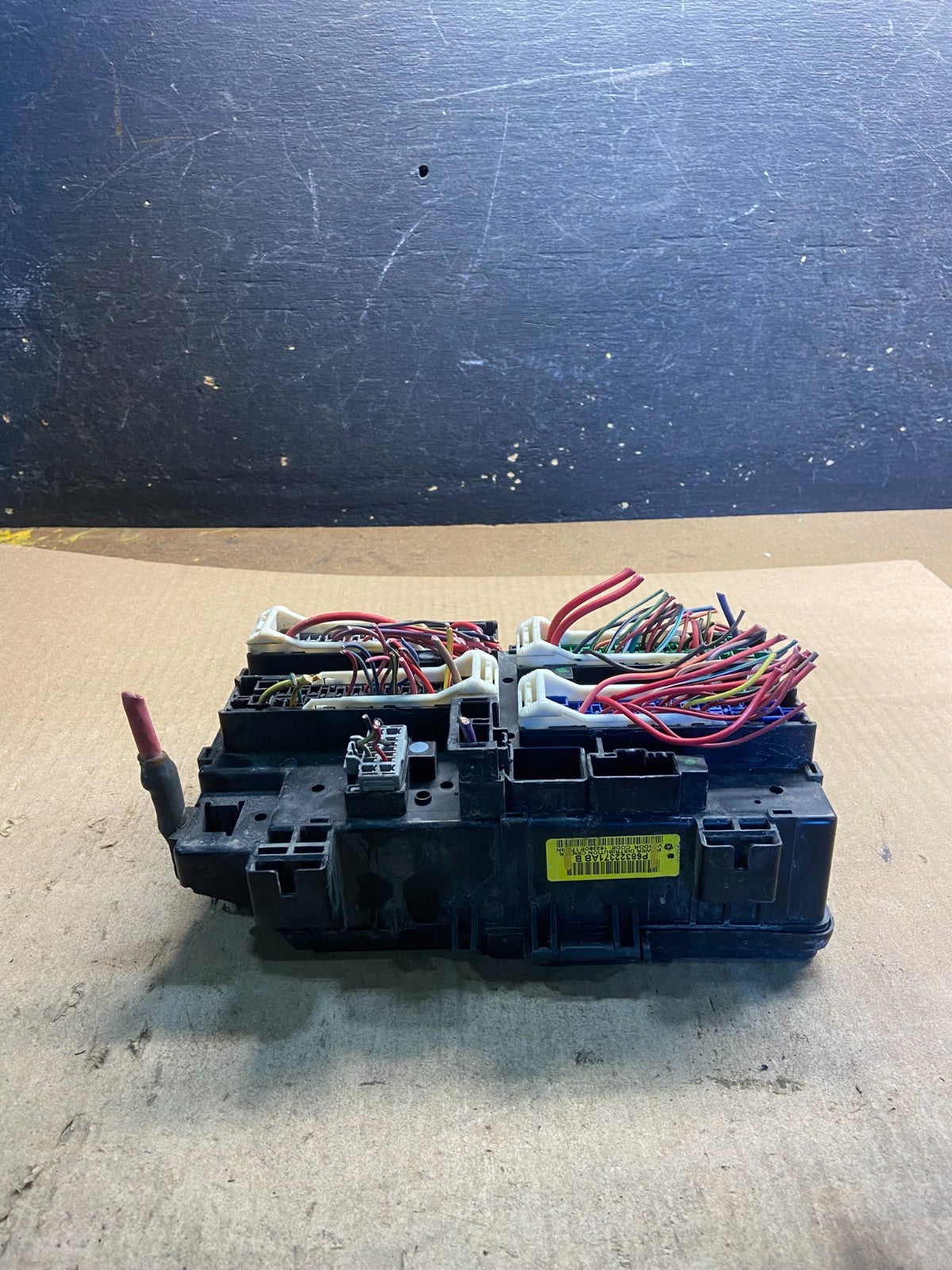 2015 2020 Dodge Ram 1500 Totally Integrated Power Module Fuse Box  Z8685 DG1