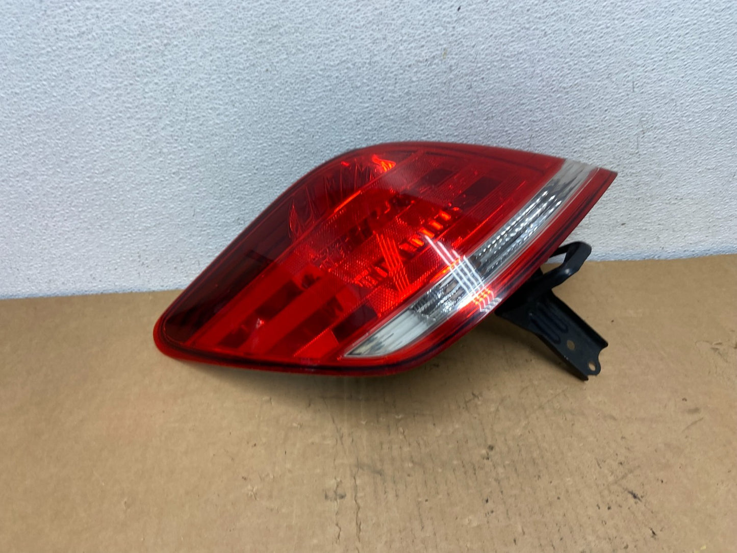 2005-2010 Toyota Avalon Left Driver Lh Side Tail Light AC8524 DW0