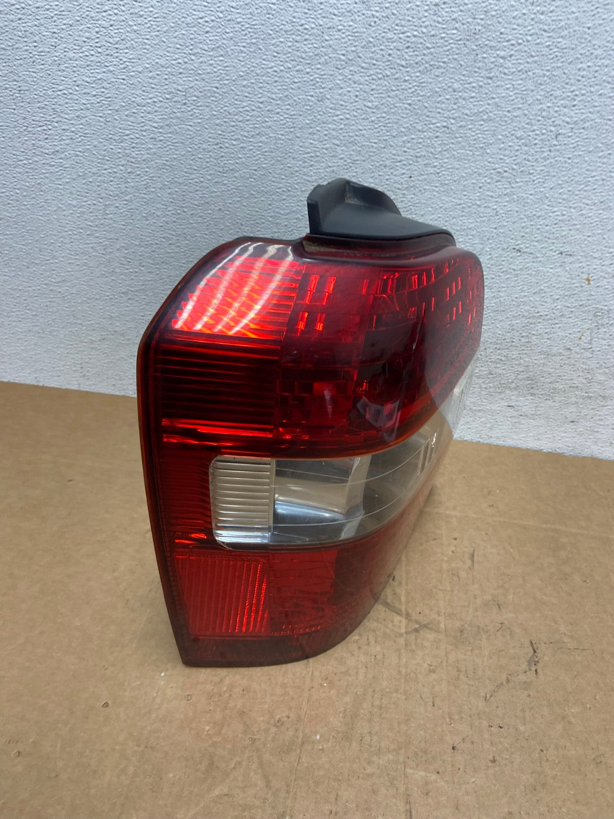 2004-2007 Toyota Highlander Left Driver LH Side Tail Light AD6160 LK2