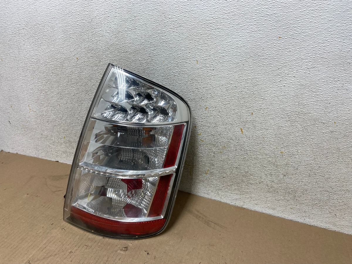 2006 to 2009 Toyota Prius Tail Light Right Passenger Side AH6757 LK2
