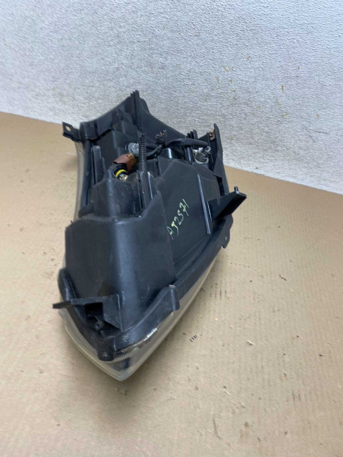 2004 to 2009 Nissan Quest Right Passenger RH Black Headlight AJ2571 DW8