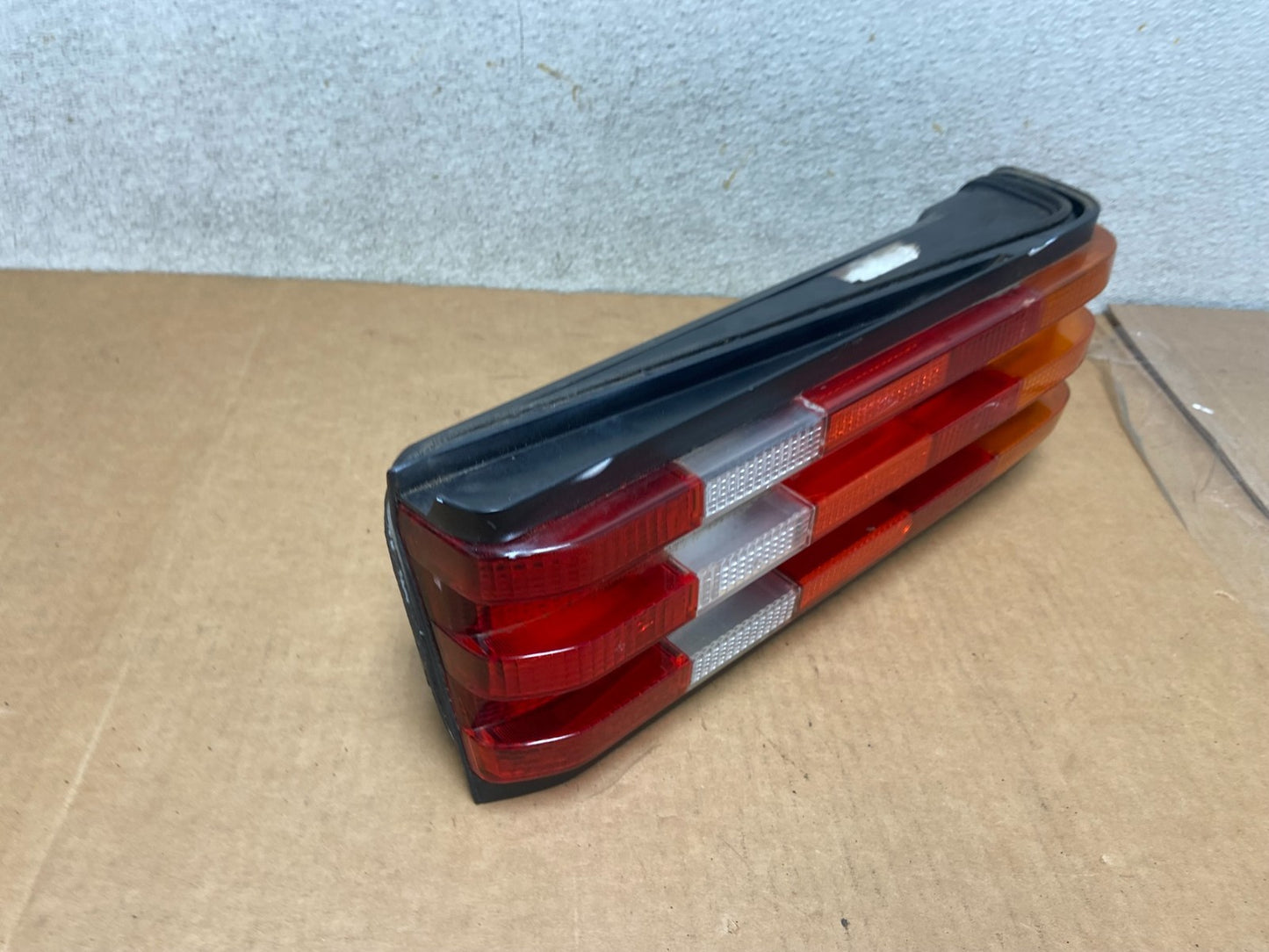 1984 - 1993 Mercedes-Benz W201 190E Right Passenger RH Side Tail Light r3437 DG2