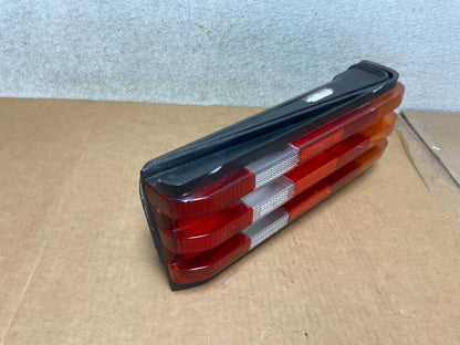 1984 - 1993 Mercedes-Benz W201 190E Right Passenger RH Side Tail Light r3437 DG2