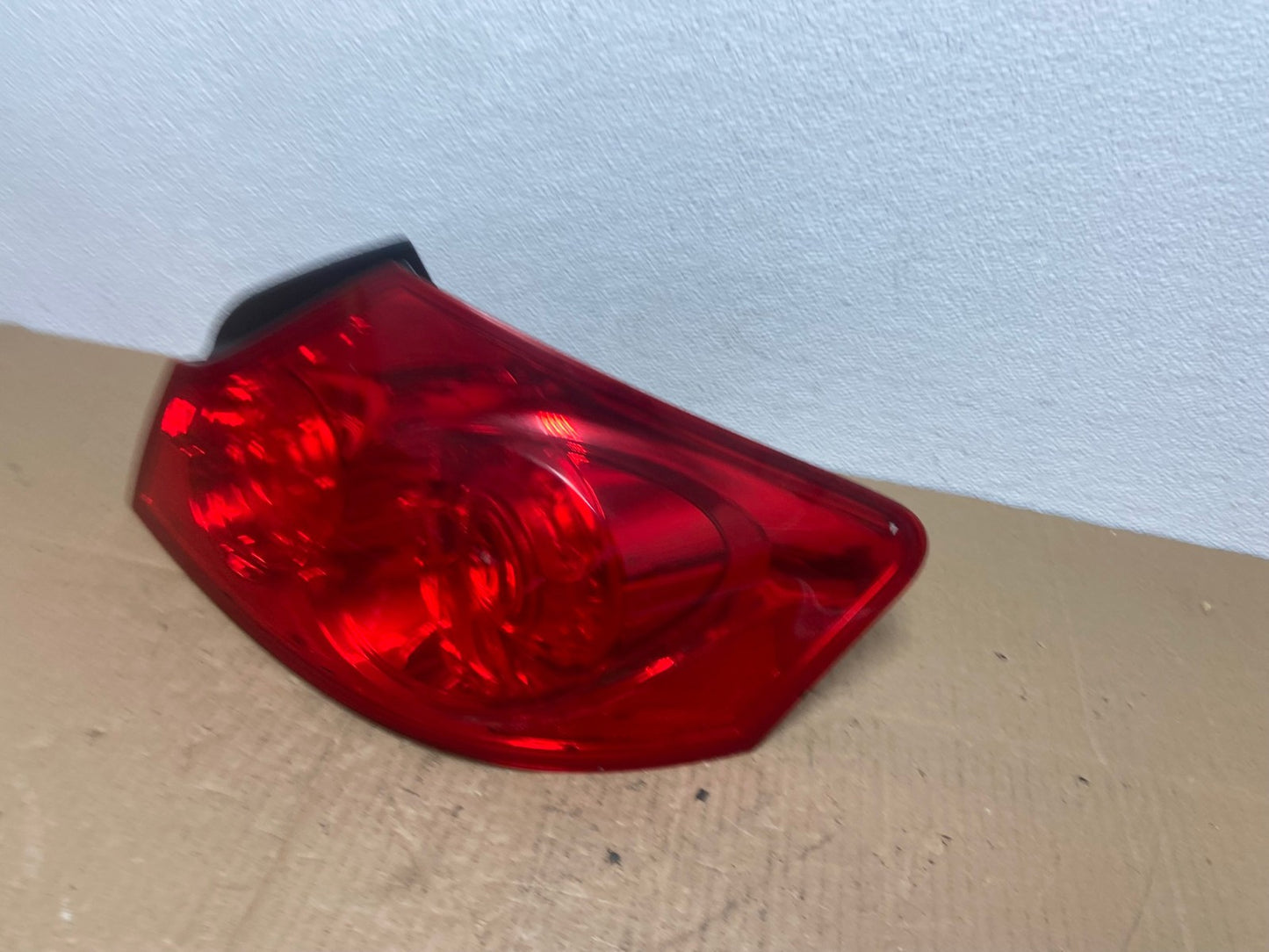 2007 to 2013 Infiniti G35 G37 Sedan Right Passenger Rh Tail Light Oem AB8266 LK1