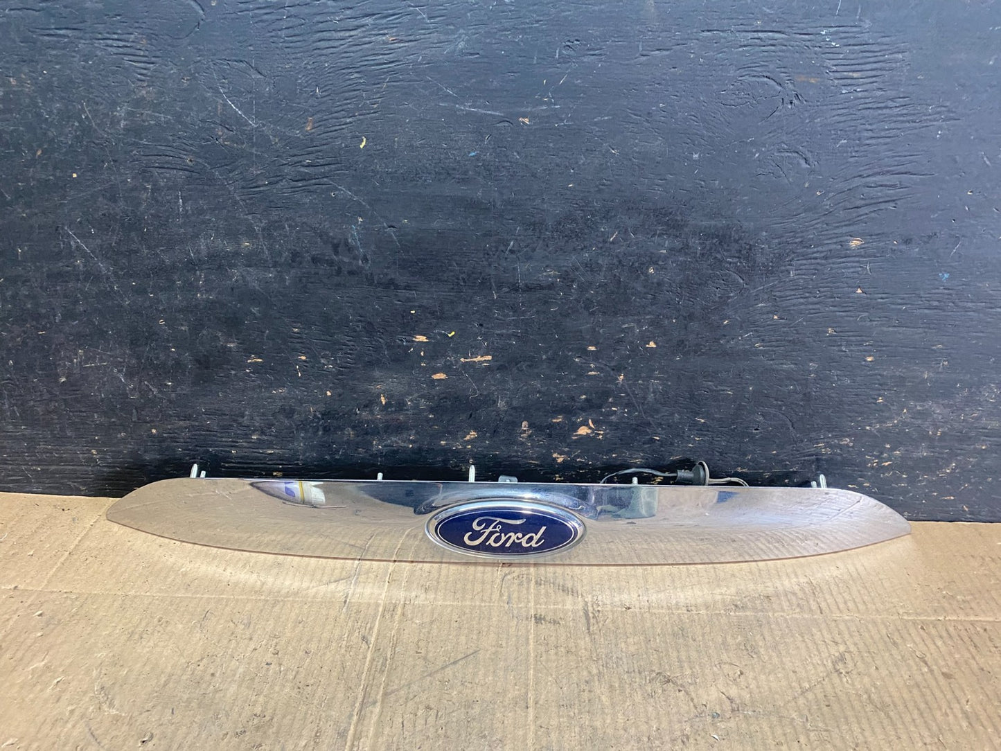 2013 to 2016 Ford Escape Rear Trunk Molding Trim Oem r7920 DG0