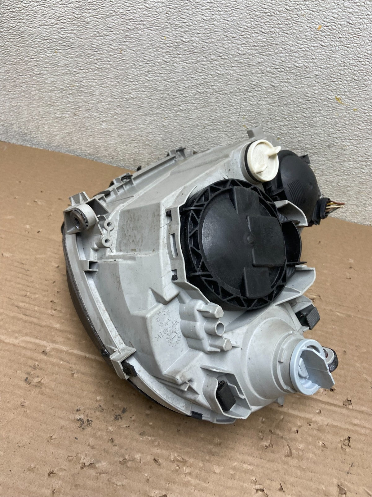 2005 to 2007 Mercedes-Benz C-Class Right Passenger Side Headlight AB1474 DW5
