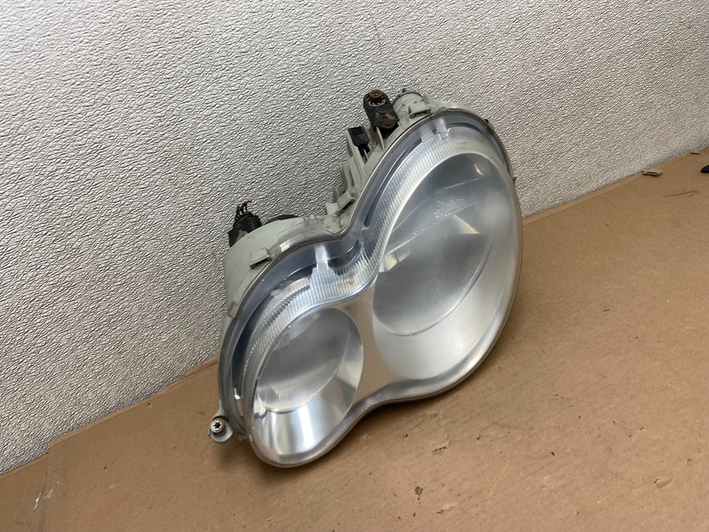2005 to 2007 Mercedes-Benz C-Class Left Driver LH Side Headlight OEM AA9871 DW2