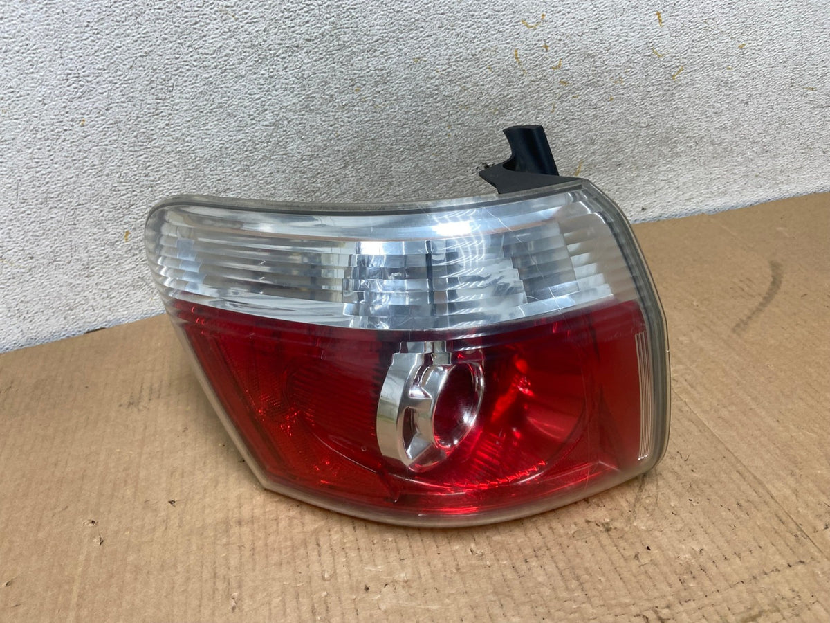 2007 to 2012 GMC Acadia Tail Light Left Side Driver Lh AI7031 LK0