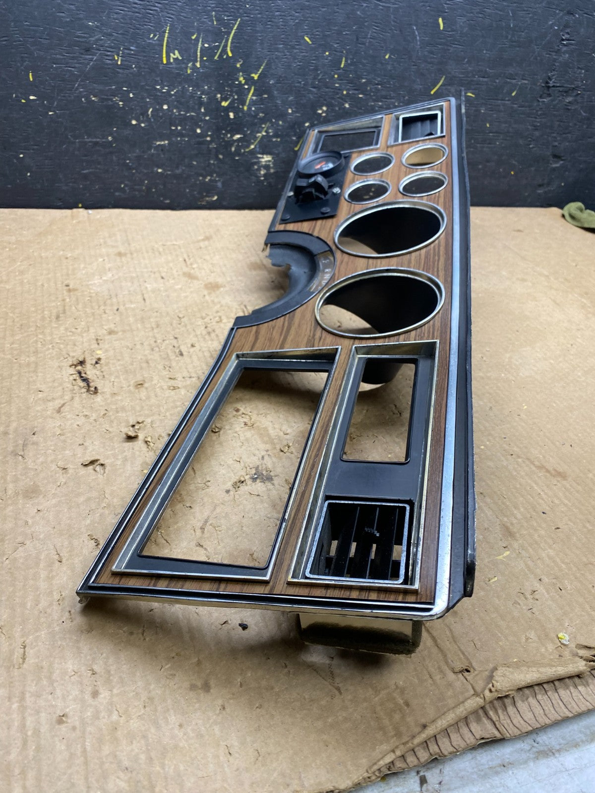 1977 to 1979 LeBaron 1982 to 89 Chrysler 5th Ave Gauge Cluster Bezel Trim Z45562