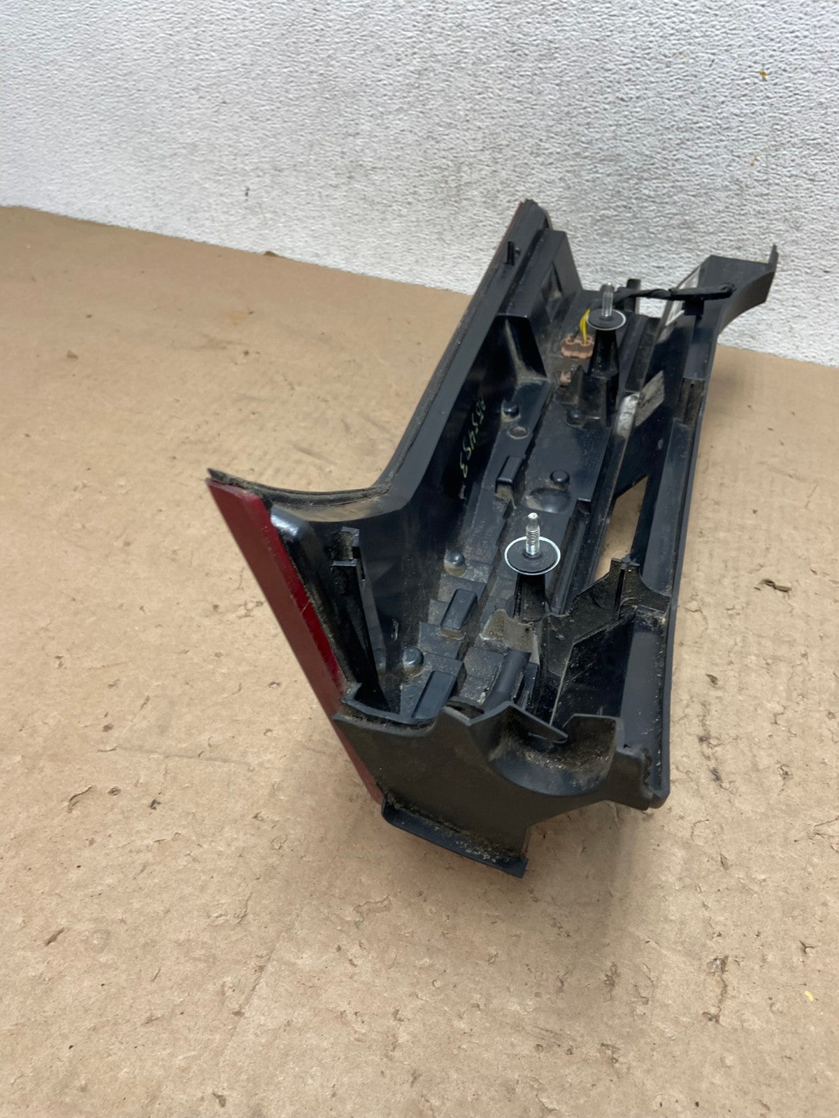 2004 to 2009 Cadillac Srx Left Driver LH Side Tail Light AG5483 LK5