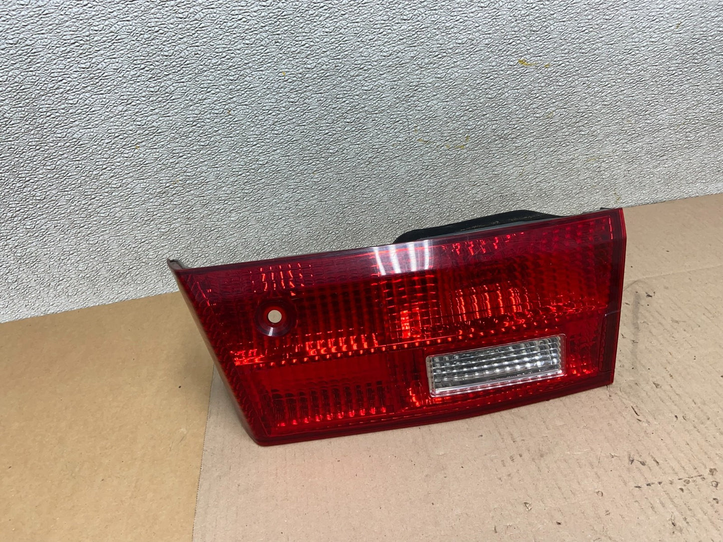 2005 Honda Accord Sedan Right Passenger Inner Tail Light OEM Z3895 DW0